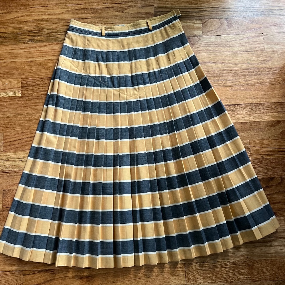 Vintage Gucci 100% wool drop pleated long skirt women’s UK 42/XS Italy w/flaws